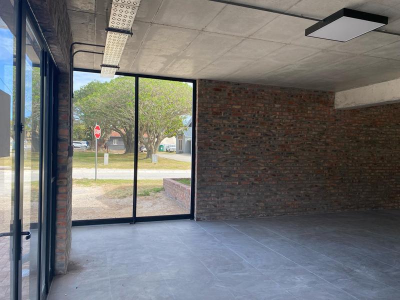 To Let commercial Property for Rent in Overbaakens Eastern Cape